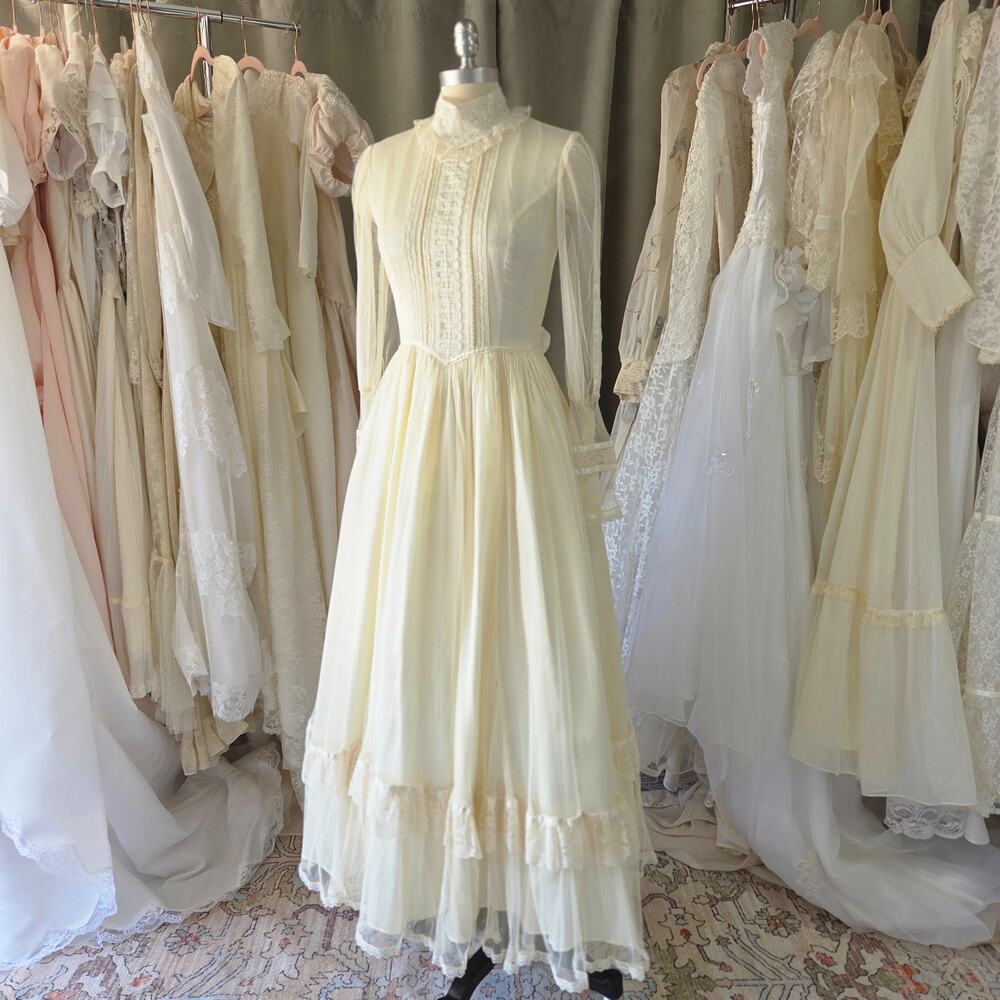 Gunne Sax Vintage 70s Lace Wedding Dress Size S Ivory Victorian High Neck